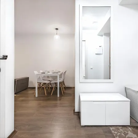 Butas Park View With Private Parking Wi-fi & Outdoorgym *