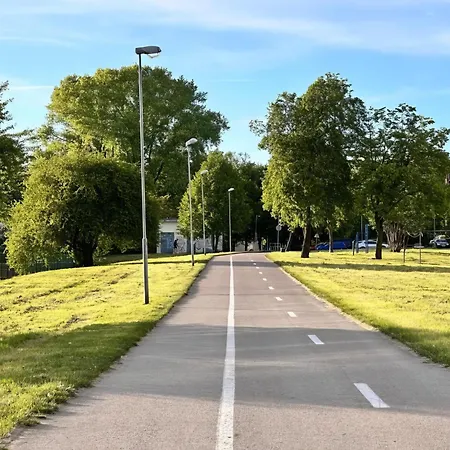 Park View With Private Parking Wi-fi & Outdoorgym