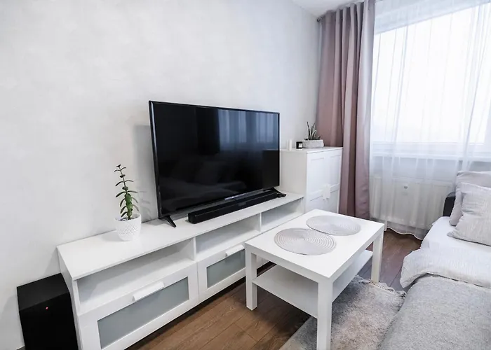 Park View With Private Parking Wi-fi & Outdoorgym דירה