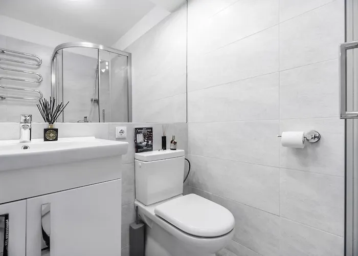 Park View With Private Parking Wi-fi & Outdoorgym *